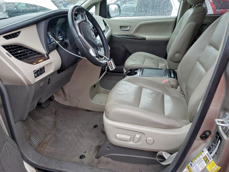 Photo 7 from auction – 2015 TOYOTA SIENNA XLE with VIN 5TDDK3DC6FS097325