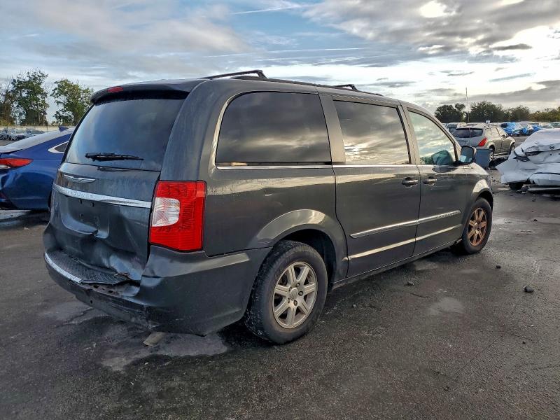 Photo 3 from auction – 2012 CHRYSLER TOWN & COU with VIN 2C4RC1BG1CR200314