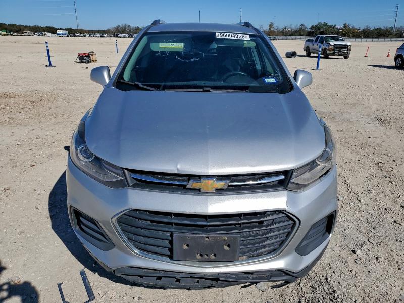 Photo 5 from auction – 2020 CHEVROLET TRAX 1LT with VIN 3GNCJLSB0LL283959