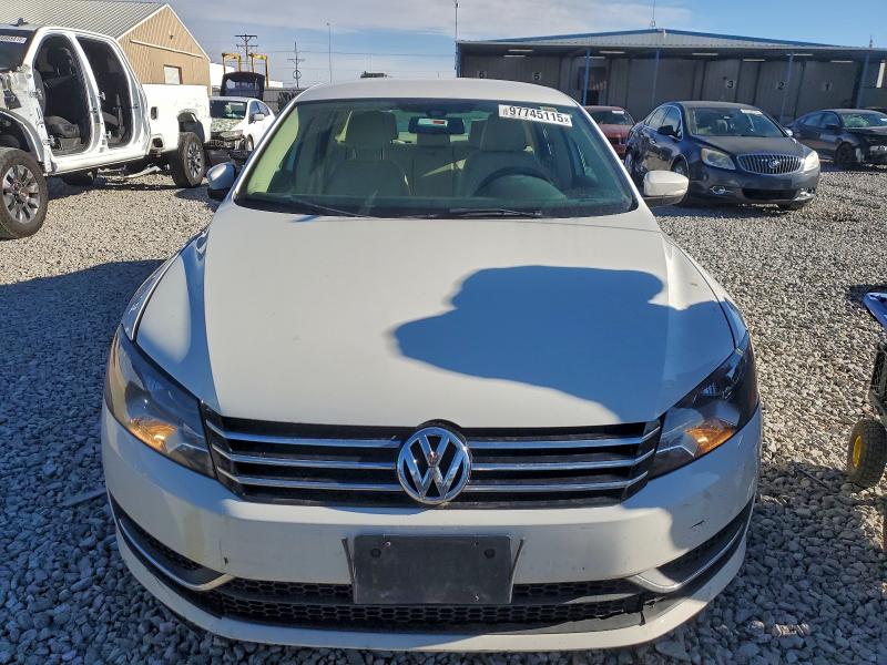 Photo 5 from auction – 2014 VOLKSWAGEN PASSAT S with VIN 1VWAS7A34EC120726