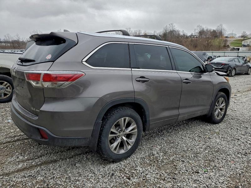 Photo 3 from auction – 2015 TOYOTA HIGHLANDER with VIN 5TDJKRFHXFS109085