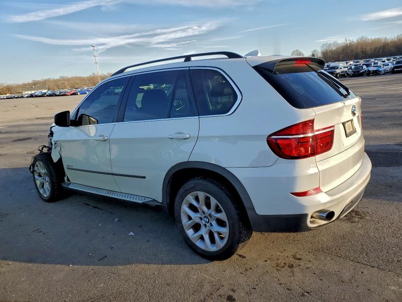 Photo 2 from auction – 2013 BMW X5 XDRIVE3 with VIN 5UXZV4C53D0E13996