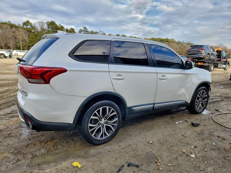 Photo 3 from auction – 2018 MITSUBISHI OUTLANDER with VIN JA4AZ3A39JZ064789