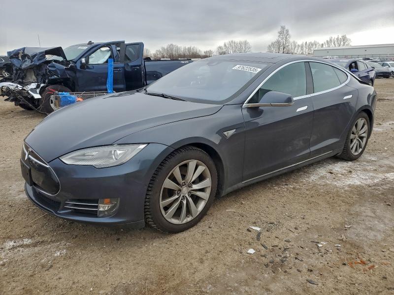 TESLA MODEL S 2015 with VIN 5YJSA1E27FF112942 - Photo from auction
