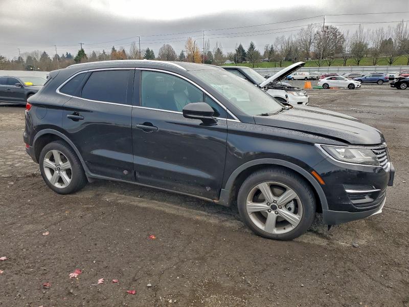 Photo 4 from auction – 2017 LINCOLN MKC PREMIE with VIN 5LMCJ1C9XHUL56124