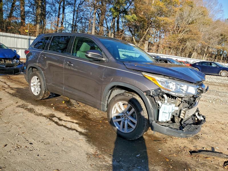 Photo 4 from auction – 2016 TOYOTA HIGHLANDER with VIN 5TDZARFH2GS018545