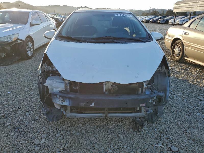 Photo 5 from auction – 2016 TOYOTA PRIUS C with VIN JTDKDTB37G1133137