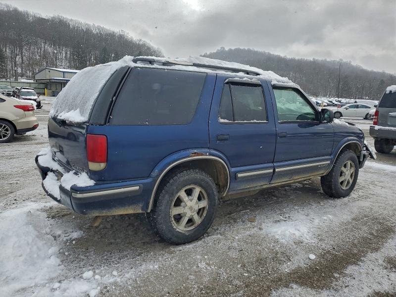 Photo 3 from auction – 1999 CHEVROLET BLAZER with VIN 1GNDT13W2X2250313