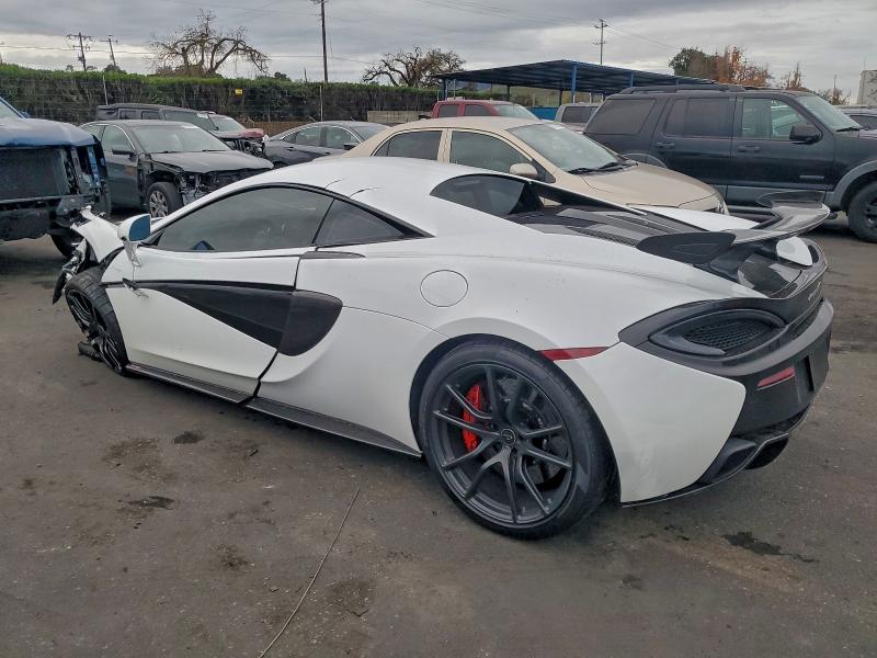 Photo 2 from auction – 2016 MCLAREN 570S with VIN SBM13DAA4GW000530