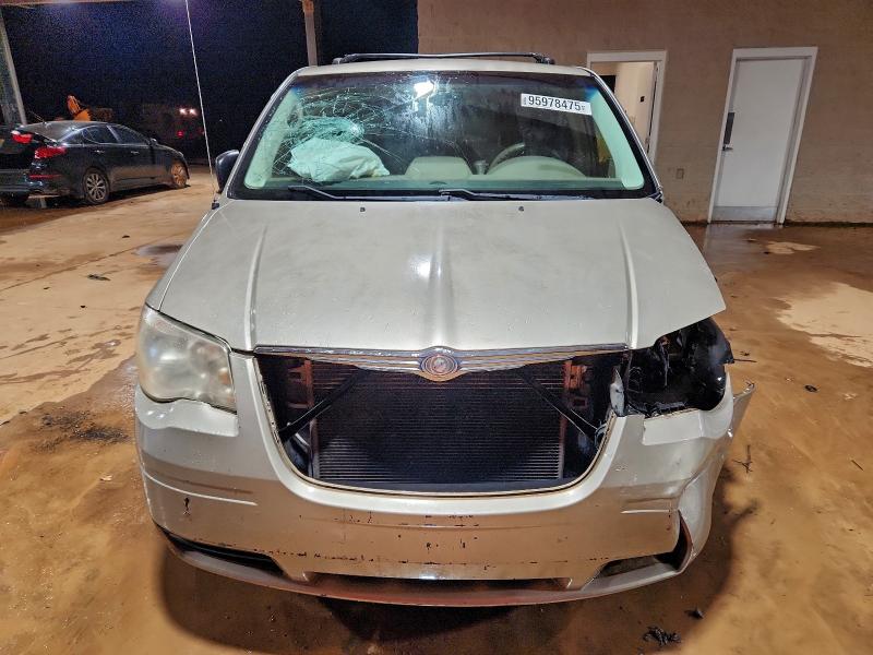 Photo 5 from auction – 2008 CHRYSLER TOWN & COU with VIN 2A8HR44H18R844994