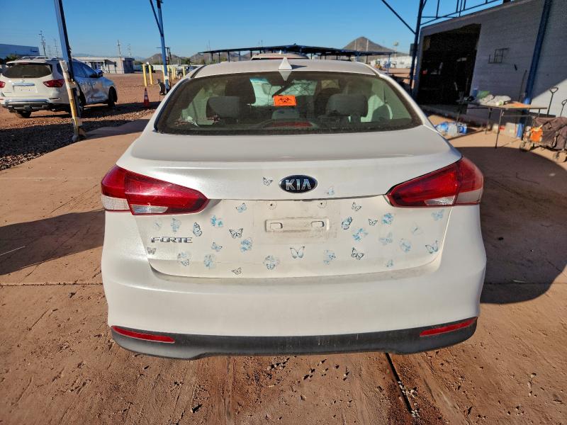 Photo 6 from auction – 2018 KIA FORTE LX with VIN 3KPFL4A70JE269550
