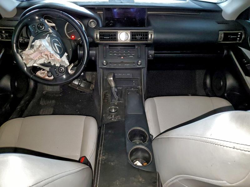 Photo 8 from auction – 2016 LEXUS IS 200T with VIN JTHBA1D21G5032619