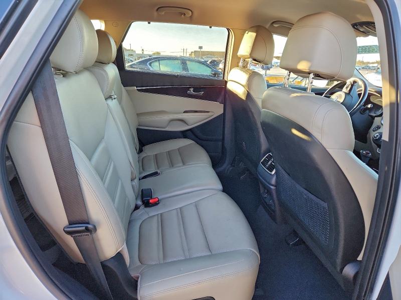 Photo 11 from auction – 2017 KIA SORENTO EX with VIN 5XYPHDA50HG314567