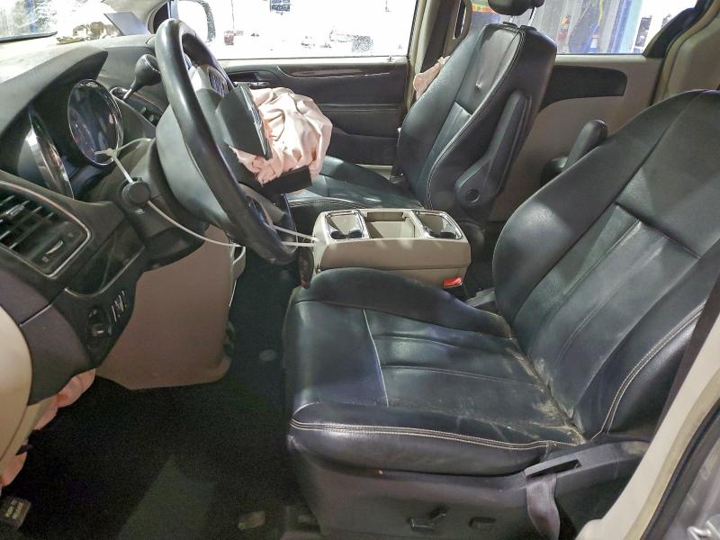 Photo 7 from auction – 2016 CHRYSLER TOWN & COU with VIN 2C4RC1BG7GR288596