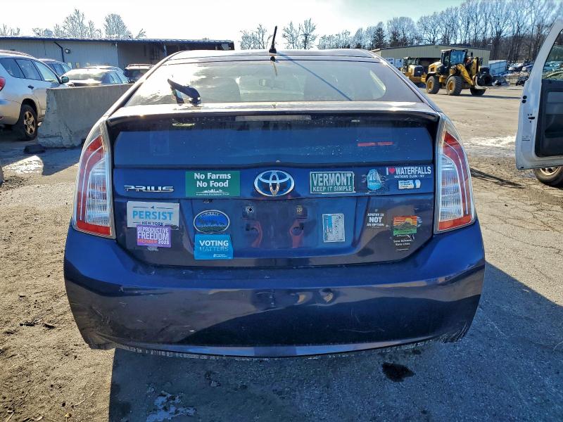Photo 6 from auction – 2015 TOYOTA PRIUS with VIN JTDKN3DU5F0426378
