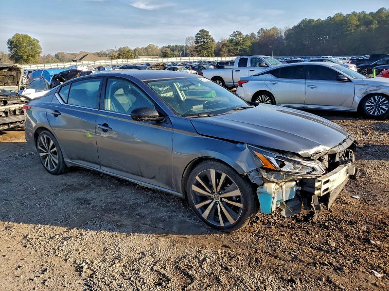 Photo 4 from auction – 2019 NISSAN ALTIMA SR with VIN 1N4BL4CV6KC139698
