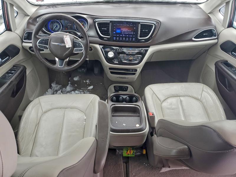 Photo 8 from auction – 2017 CHRYSLER PACIFICA T with VIN 2C4RC1BG9HR719991