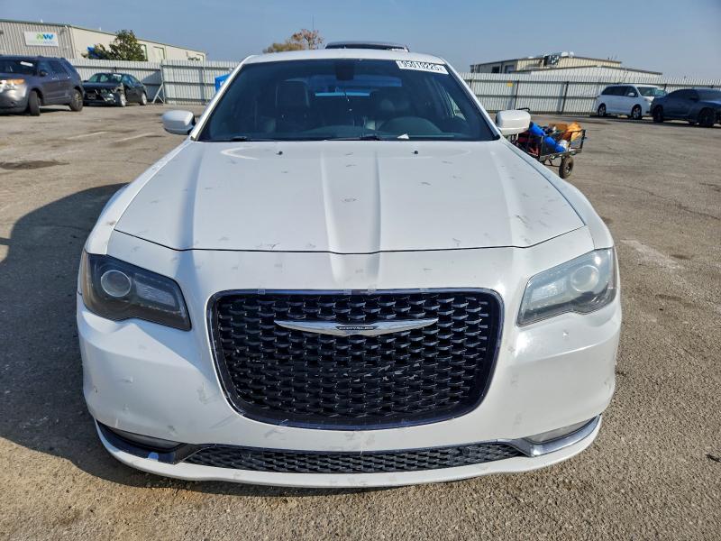 Photo 5 from auction – 2016 CHRYSLER 300 with VIN 2C3CCABT2GH208148