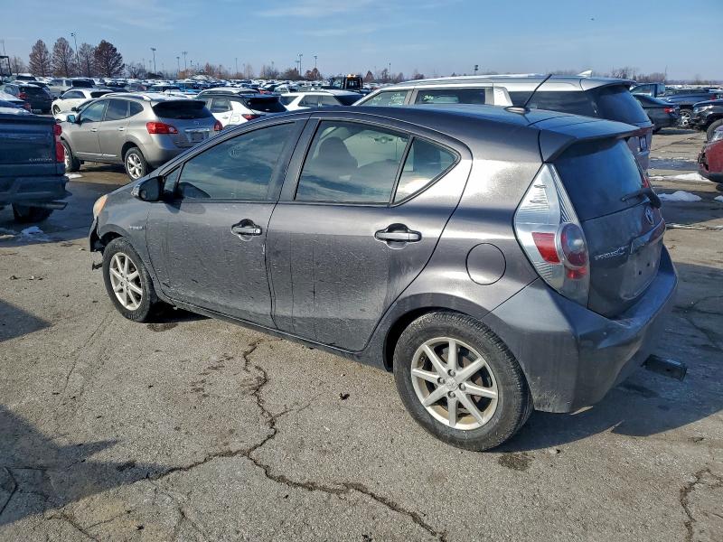 Photo 2 from auction – 2013 TOYOTA PRIUS C with VIN JTDKDTB35D1048485