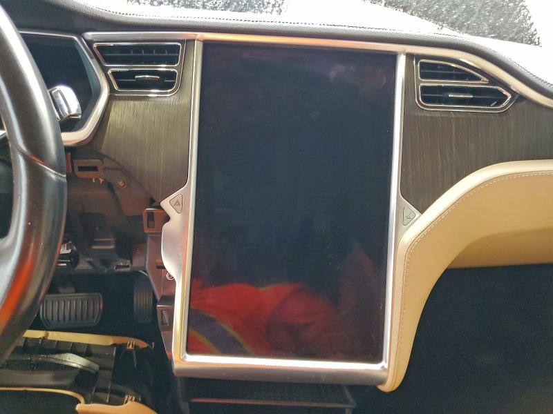Photo 9 from auction – 2013 TESLA MODEL S with VIN 5YJSA1DG2DFP03528