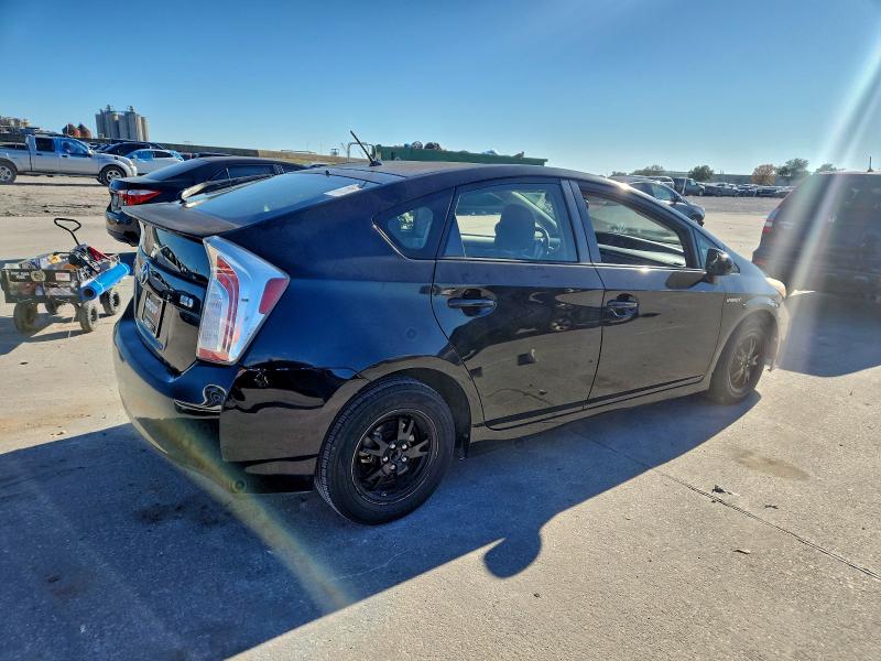 Photo 3 from auction – 2014 TOYOTA PRIUS with VIN JTDKN3DU3E1798603