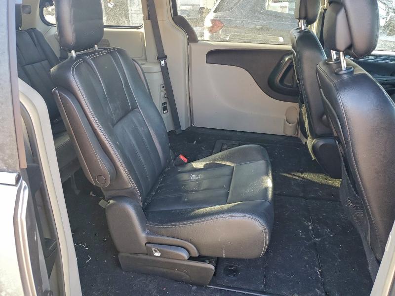 Photo 11 from auction – 2016 CHRYSLER TOWN & COU with VIN 2C4RC1BG3GR185630