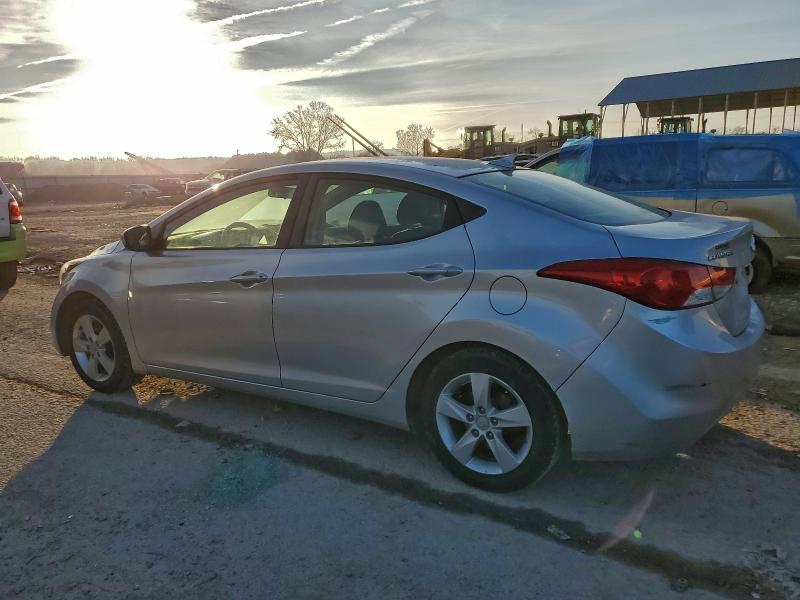 Photo 2 from auction – 2013 HYUNDAI ELANTRA with VIN KMHDH4AE8DU981099