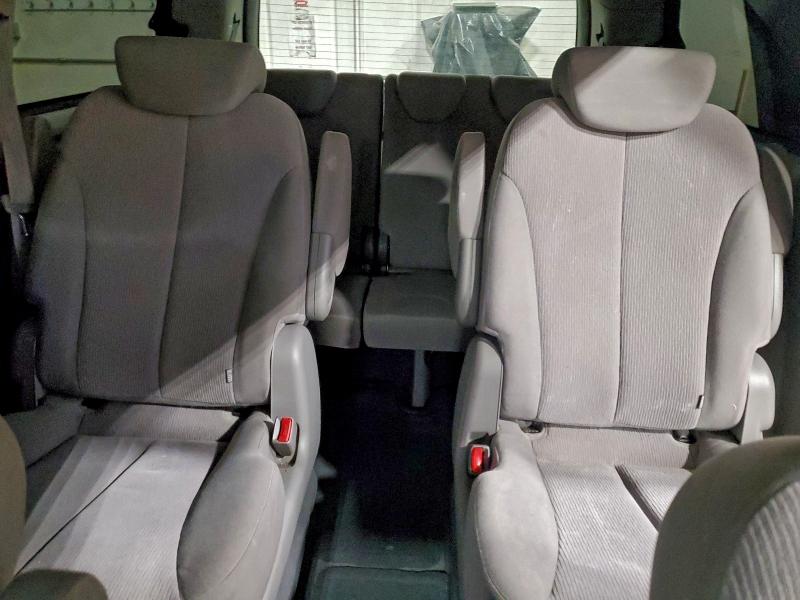 Photo 10 from auction – 2009 KIA SEDONA with VIN KNDMB233896305057