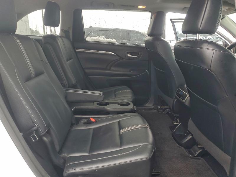Photo 11 from auction – 2018 TOYOTA HIGHLANDER with VIN 5TDJZRFH0JS834800