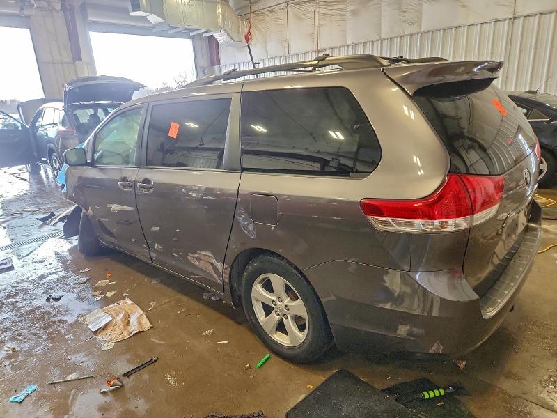 Photo 2 from auction – 2013 TOYOTA SIENNA LE with VIN 5TDKK3DC3DS397604