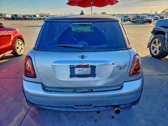 Photo 6 from auction – 2010 MINI COOPER with VIN WMWMF3C5XATZ64577