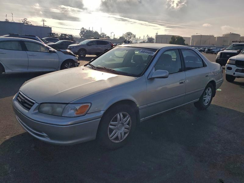 TOYOTA CAMRY CE 2001 with VIN JT2BG22KX10570175 - Photo from auction
