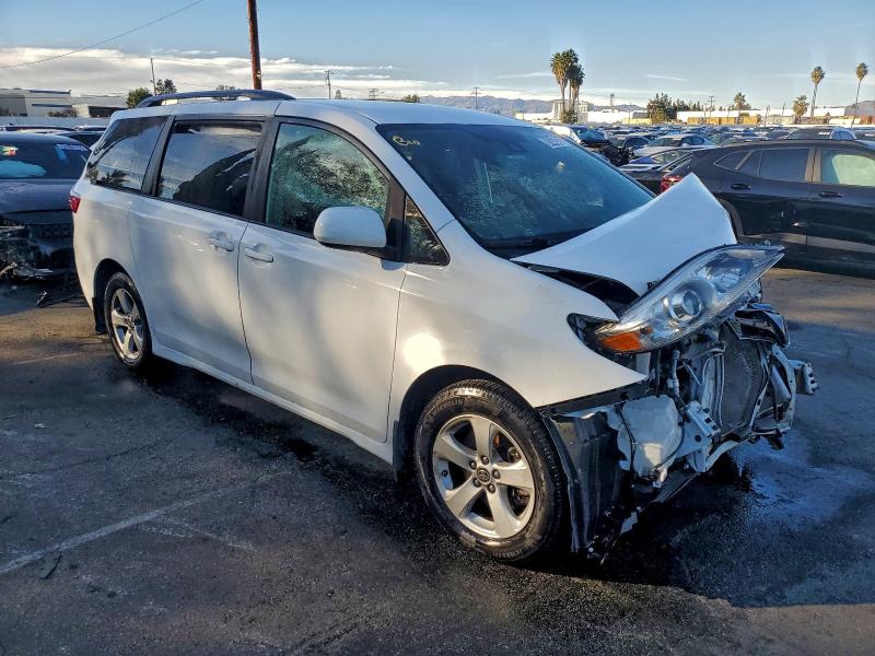 Photo 4 from auction – 2020 TOYOTA SIENNA with VIN 5TDKZ3DC0LS081149