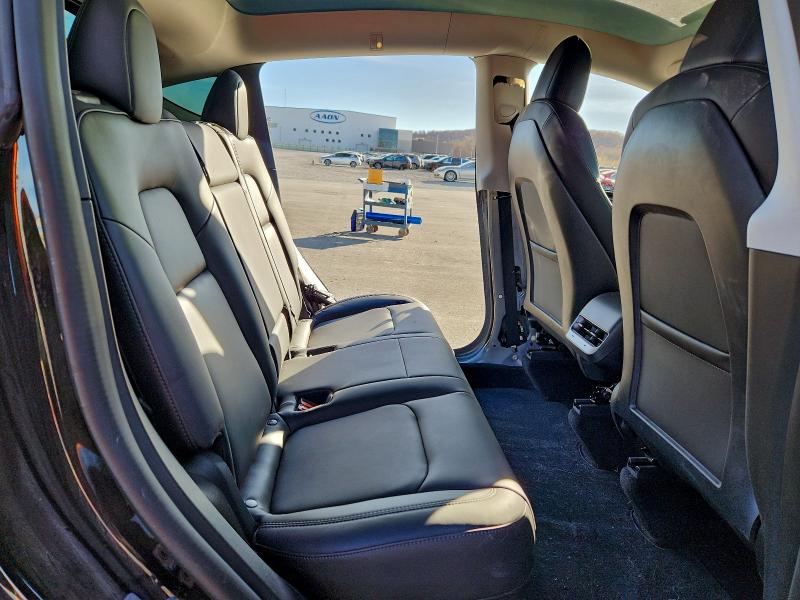 Photo 11 from auction – 2022 TESLA MODEL Y with VIN 7SAYGDEF8NF564574
