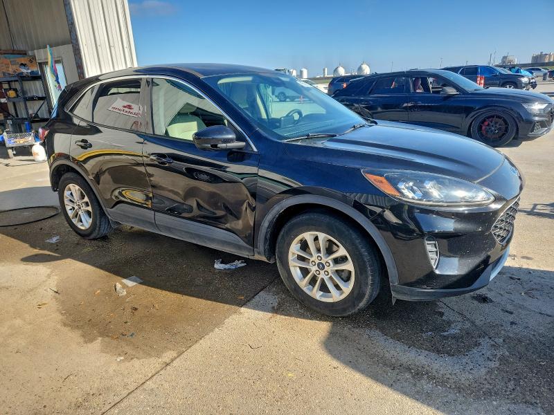 Photo 4 from auction – 2020 FORD ESCAPE SE with VIN 1FMCU0G69LUA23314