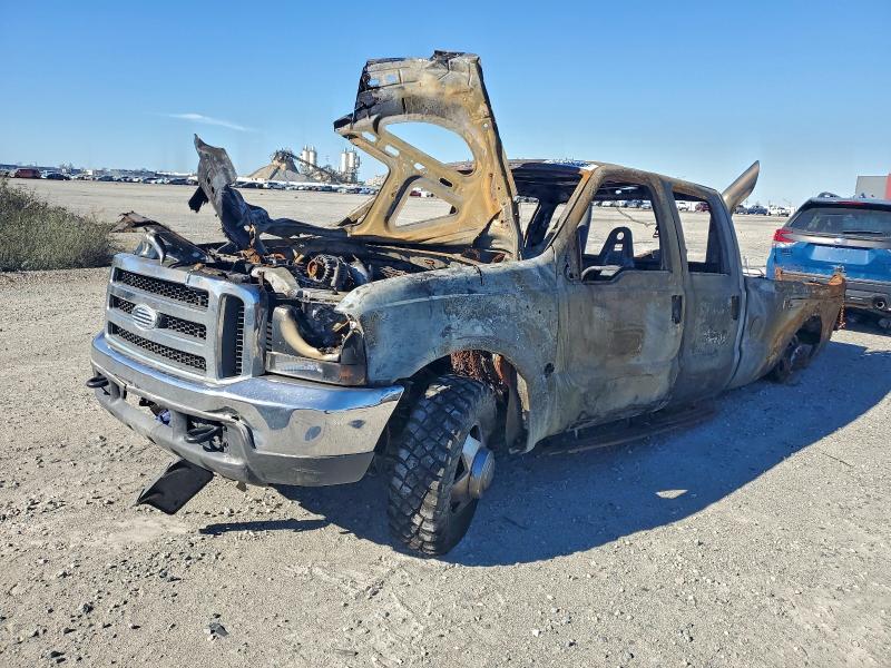FORD F350 SUPER 2000 with VIN 1FTWW32F7YEC66917 - Photo from auction