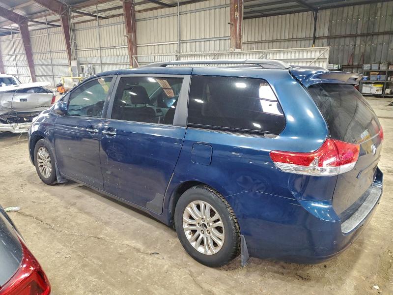 Photo 2 from auction – 2011 TOYOTA SIENNA XLE with VIN 5TDYK3DC3BS016938