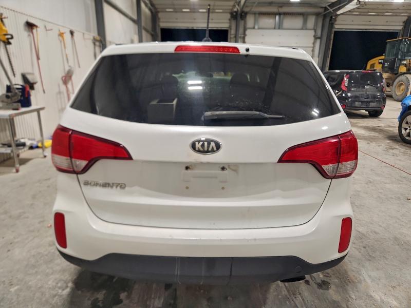 Photo 6 from auction – 2015 KIA SORENTO LX with VIN 5XYKT3A63FG618646