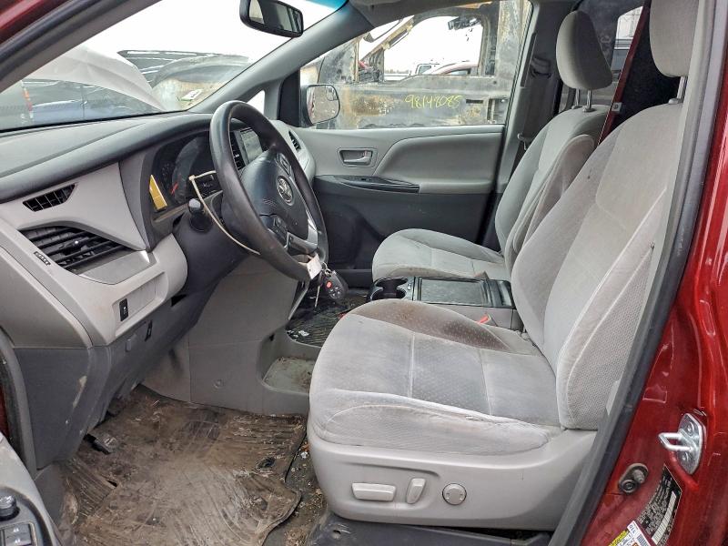 Photo 7 from auction – 2016 TOYOTA SIENNA LE with VIN 5TDKK3DC2GS717824
