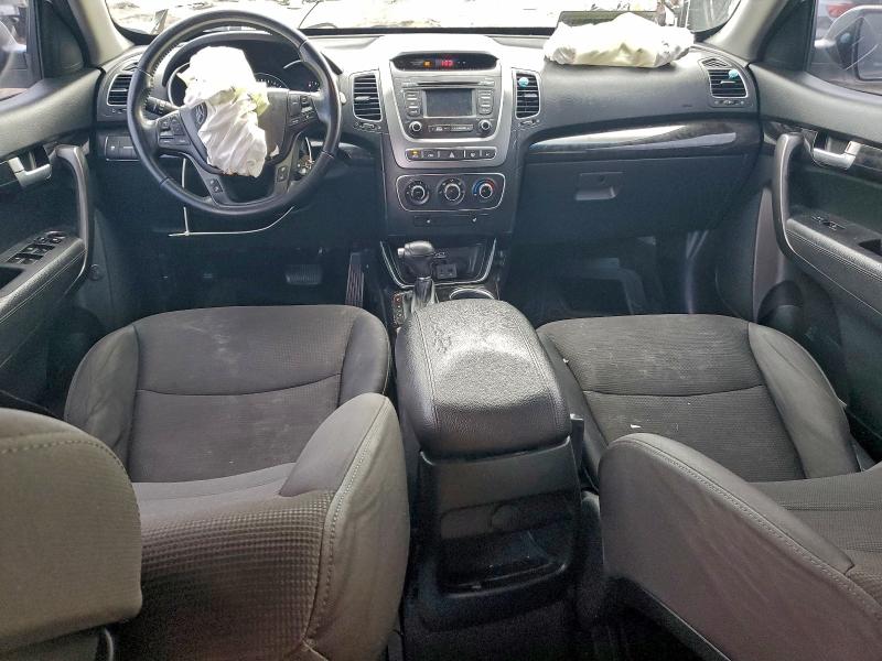 Photo 8 from auction – 2015 KIA SORENTO with VIN 5XYKTCA67FG599910