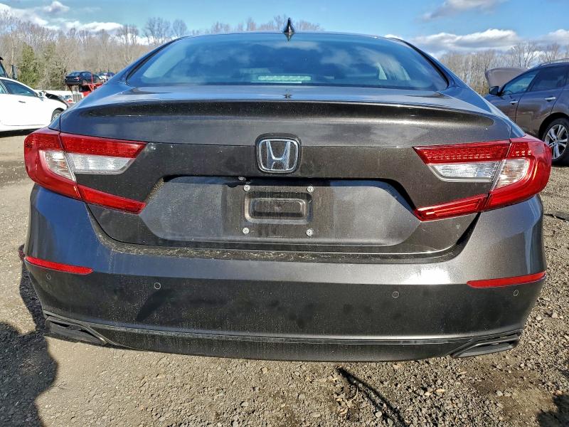 Photo 6 from auction – 2018 HONDA ACCORD TOU with VIN 1HGCV2F99JA001547