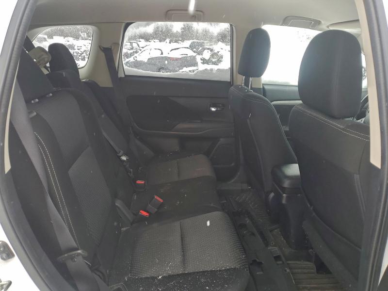 Photo 10 from auction – 2017 MITSUBISHI OUTLANDER with VIN JA4AZ3A33HZ061736