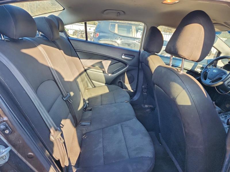 Photo 10 from auction – 2017 KIA FORTE LX with VIN 3KPFK4A76HE141438