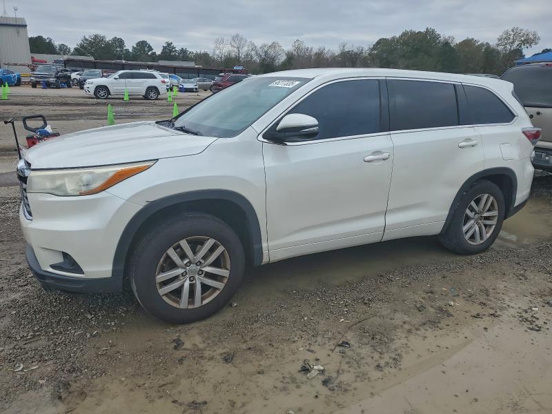 TOYOTA HIGHLANDER 2015 with VIN 5TDZKRFH0FS111365 - Photo from auction