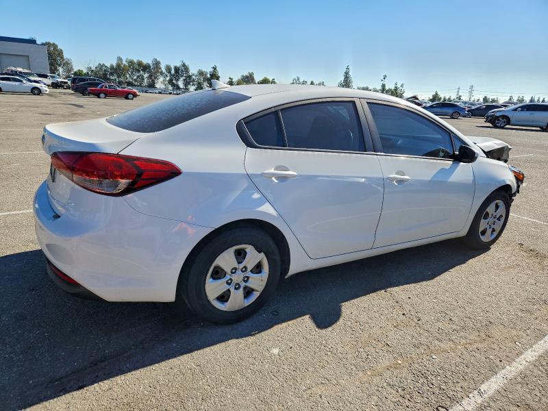 Photo 3 from auction – 2017 KIA FORTE LX with VIN 3KPFK4A77HE115687