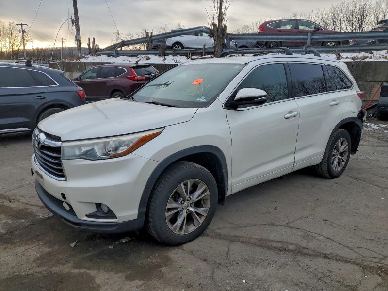 TOYOTA HIGHLANDER 2015 with VIN 5TDJKRFH5FS112881 - Photo from auction