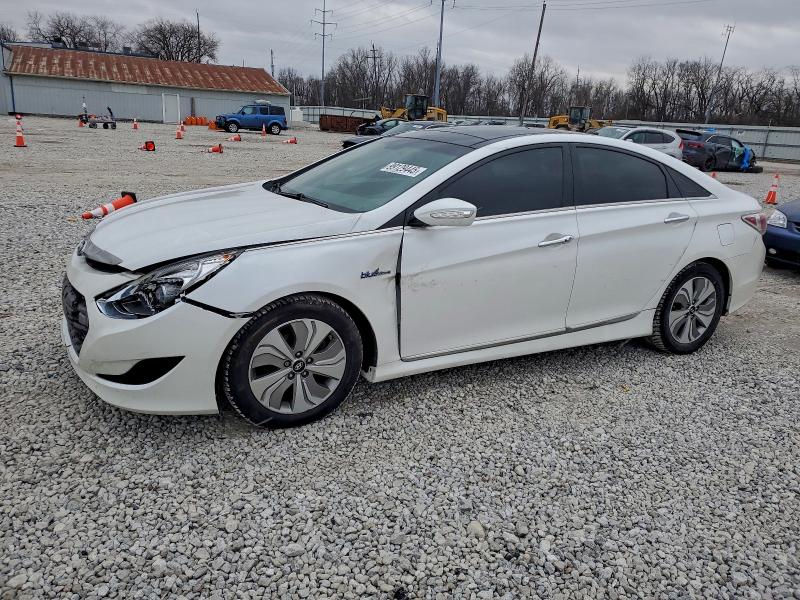 HYUNDAI SONATA HYB 2015 with VIN KMHEC4A44FA125250 - Photo from auction