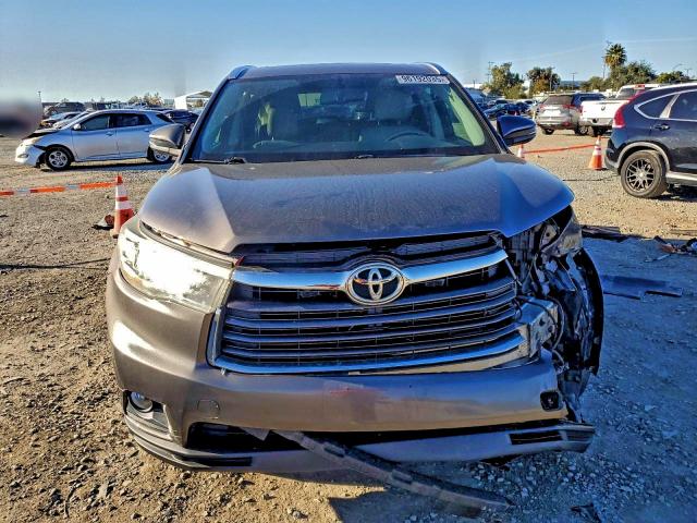 Photo 5 from auction – 2015 TOYOTA HIGHLANDER with VIN 5TDKKRFH4FS058767