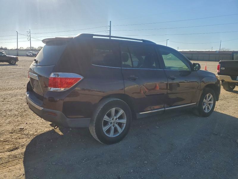 Photo 3 from auction – 2011 TOYOTA HIGHLANDER with VIN 5TDZK3EH9BS035945
