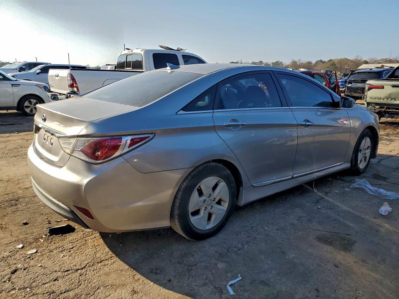 Zdjęcie 3 z aukcji – 2012 HYUNDAI SONATA HYB z VIN KMHEC4A43CA037804